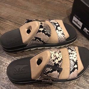 Sorel sandal new with tag size 7